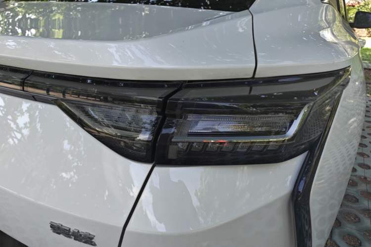 Used Dongfeng Aeolus Yixuan 2025 1.5L Automatic Luxury Version Exterior 3