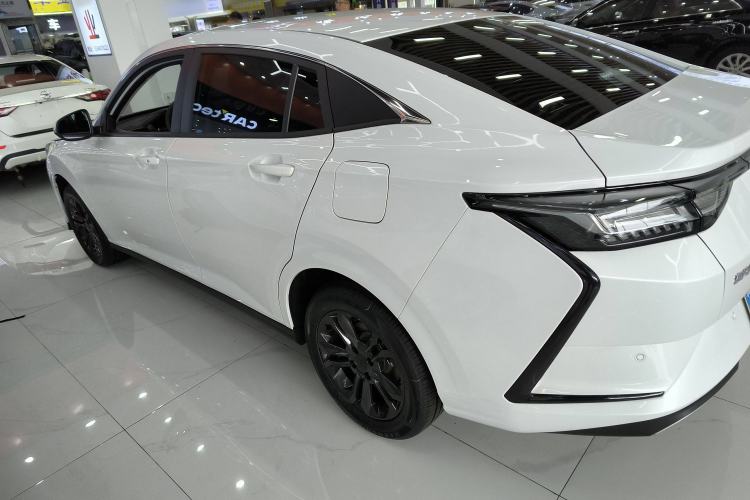 Used Dongfeng Aeolus Yixuan 2025 1.5L Automatic Luxury Version Exterior 3
