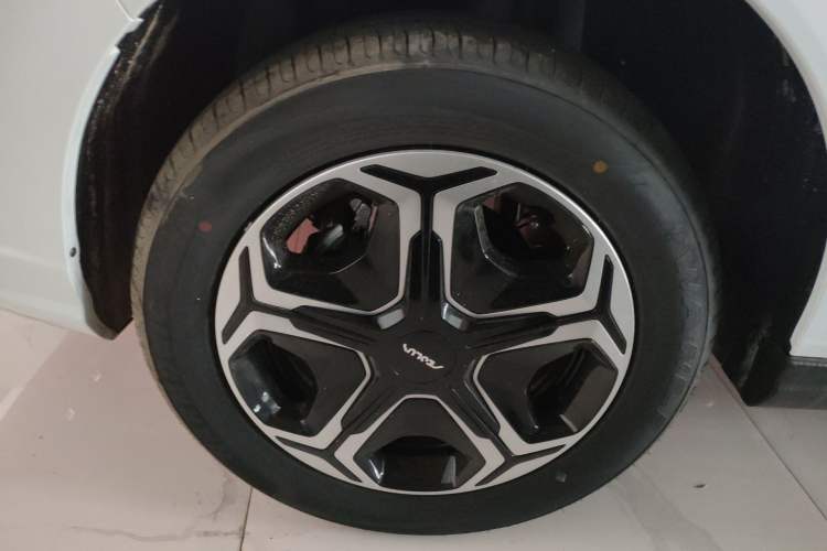 Used Dongfeng Aeolus Yixuan 2025 1.5L Automatic Luxury Version Exterior 5