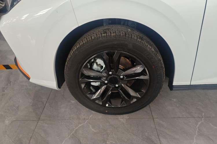 Used Dongfeng Aeolus Yixuan 2025 1.5L Glory Edition Exterior 7