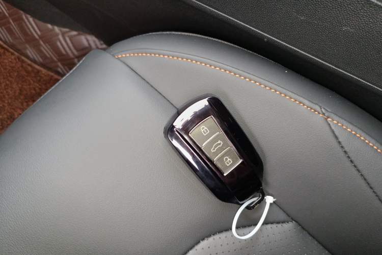 Used Dongfeng Aeolus Yixuan 2025 1.5L Automatic Luxury Version Interior 1