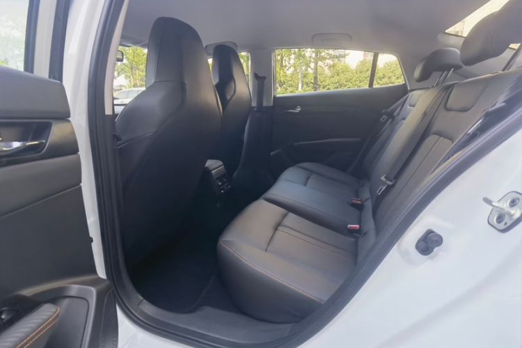 Used Dongfeng Aeolus Yixuan 2025 1.5L Automatic Luxury Version Interior 2