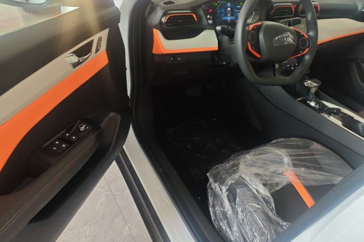 Used Dongfeng Aeolus Yixuan 2025 1.5L Glory Edition Interior 3