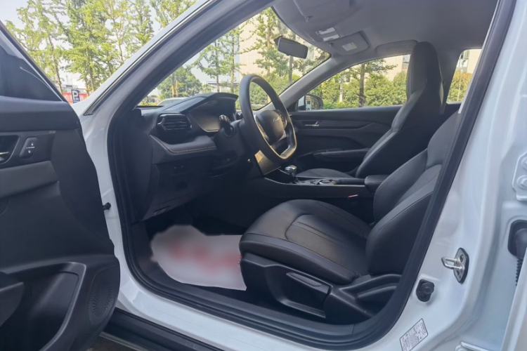 Used Dongfeng Aeolus Yixuan 2025 1.5L Automatic Luxury Version Interior 3