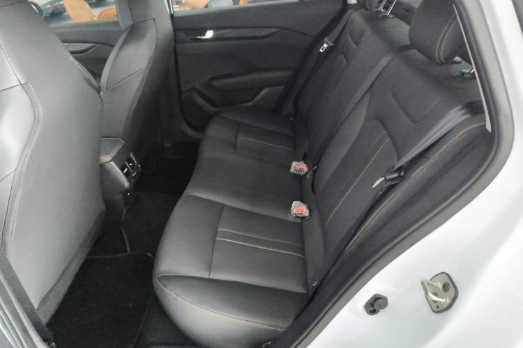 Used Dongfeng Aeolus Yixuan 2025 1.5L Automatic Luxury Version Interior 4