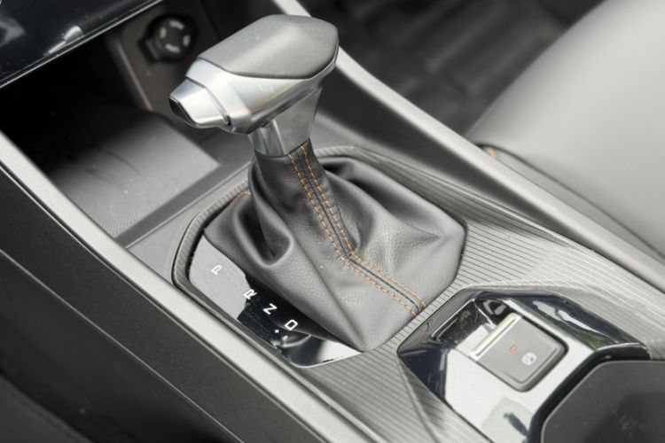 Used Dongfeng Aeolus Yixuan 2025 1.5L Automatic Luxury Version Interior 8