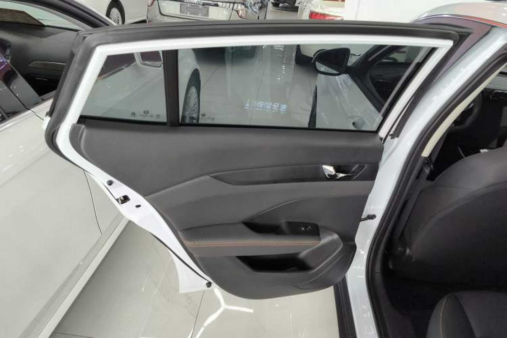 Used Dongfeng Aeolus Yixuan 2025 1.5L Automatic Luxury Version Interior 8