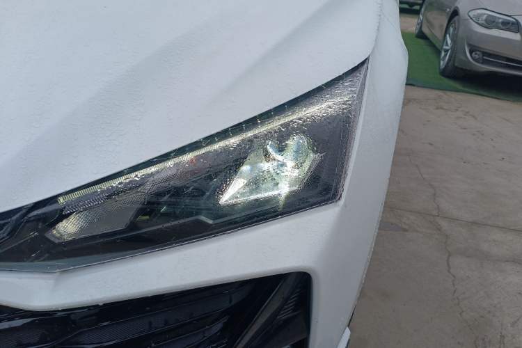 Used Dongfeng Aeolus Yixuan 2025 1.5L Automatic Luxury Version Left Front Headlight