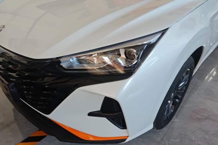 Used Dongfeng Aeolus Yixuan 2025 1.5L Glory Edition Left Front Headlight