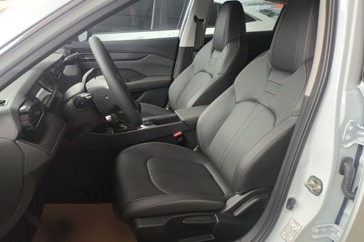 Used Dongfeng Aeolus Yixuan 2025 1.5L Automatic Luxury Version Left Front Seat