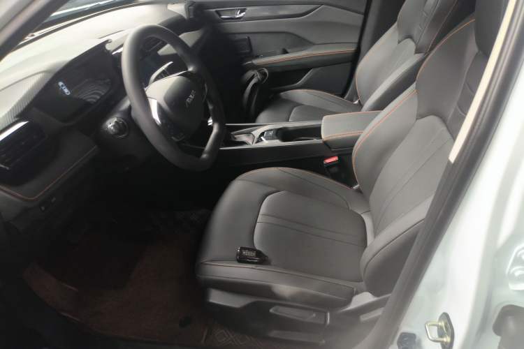 Used Dongfeng Aeolus Yixuan 2025 1.5L Automatic Luxury Version Left Front Seat