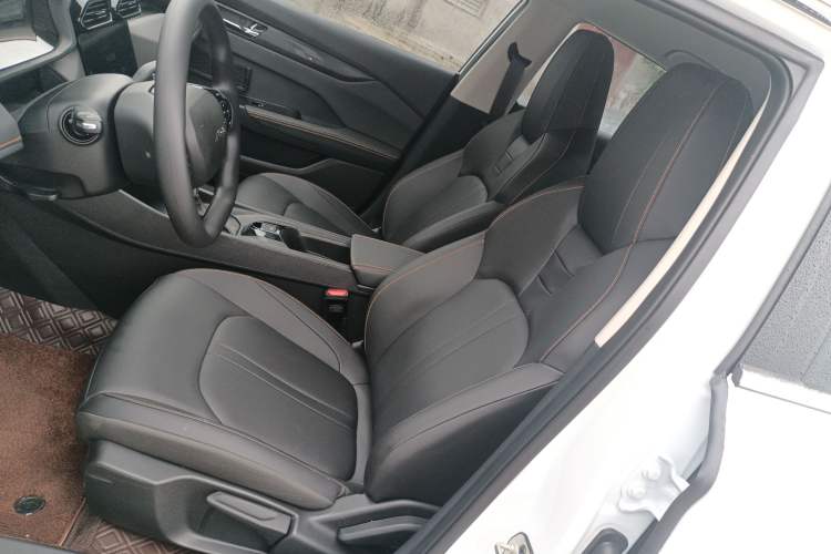 Used Dongfeng Aeolus Yixuan 2025 1.5L Automatic Luxury Version Left Front Seat