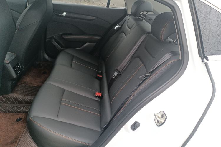 Used Dongfeng Aeolus Yixuan 2025 1.5L Automatic Luxury Version Left Rear Seat