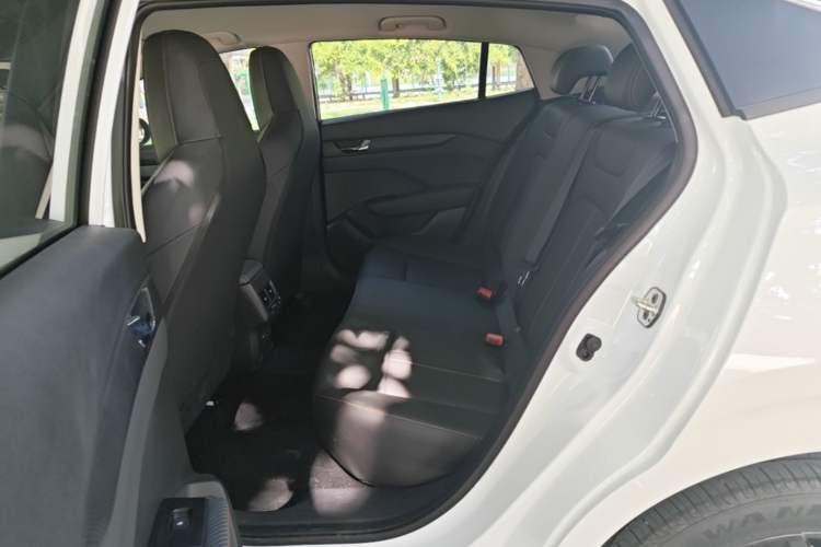 Used Dongfeng Aeolus Yixuan 2025 1.5L Automatic Luxury Version Left Rear Seat