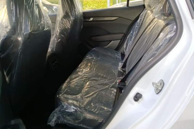 Used Dongfeng Aeolus Yixuan 2025 1.5L Automatic Luxury Version Left Rear Seat