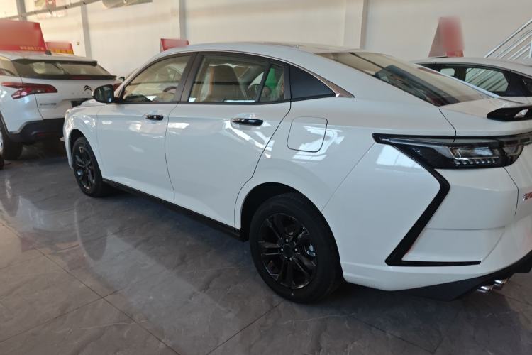 Used Dongfeng Aeolus Yixuan 2025 1.5L Glory Edition Left Side
