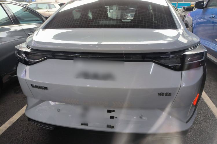 Used Dongfeng Aeolus Yixuan 2025 1.5L Automatic Luxury Version Rear