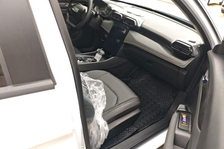 Used Dongfeng Aeolus Yixuan 2025 1.5L Automatic Luxury Version Right Front Seat