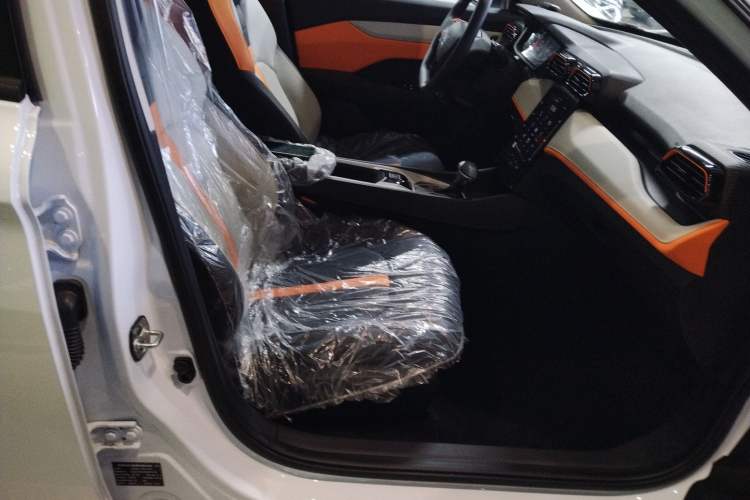 Used Dongfeng Aeolus Yixuan 2025 1.5L Glory Edition Right Front Seat