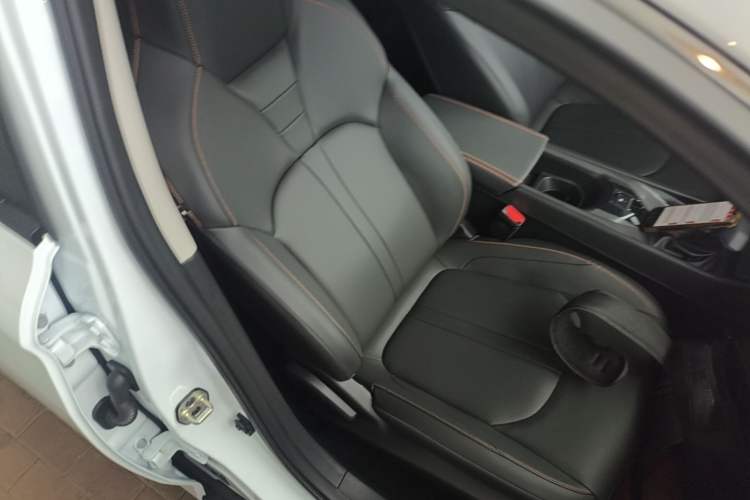 Used Dongfeng Aeolus Yixuan 2025 1.5L Automatic Luxury Version Right Front Seat