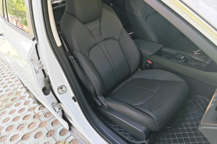 Used Dongfeng Aeolus Yixuan 2025 1.5L Automatic Luxury Version Right Front Seat