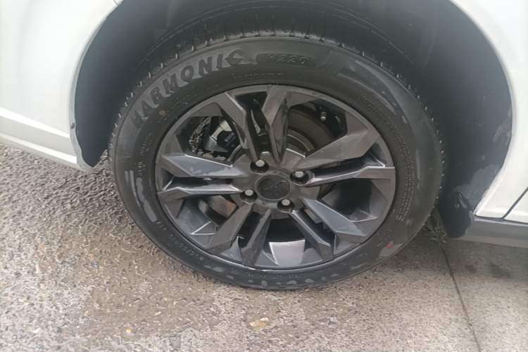 Used Dongfeng Aeolus Yixuan 2025 1.5L Automatic Luxury Version Right Rear Wheel Hub