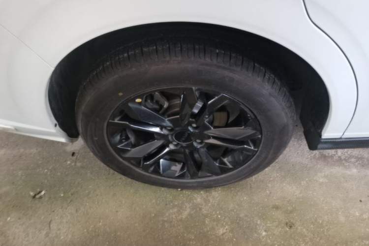 Used Dongfeng Aeolus Yixuan 2025 1.5L Automatic Luxury Version Right Rear Wheel Hub