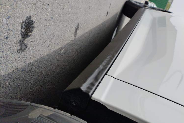Used Dongfeng Aeolus Yixuan 2025 1.5L Automatic Luxury Version Right Side Sill