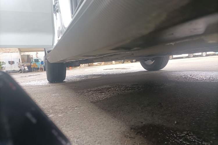 Used Dongfeng Aeolus Yixuan 2025 1.5L Automatic Luxury Version Right Side Sill