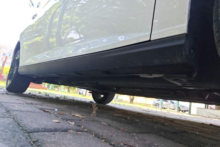 Used Dongfeng Aeolus Yixuan 2025 1.5L Automatic Luxury Version Right Side Sill