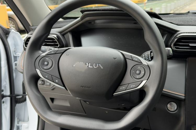 Used Dongfeng Aeolus Yixuan 2025 1.5L Automatic Luxury Version Steering Wheel