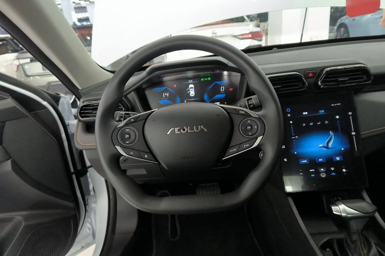 Used Dongfeng Aeolus Yixuan 2025 1.5L Automatic Luxury Version Steering Wheel