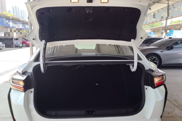 Used Dongfeng Aeolus Yixuan 2025 1.5L Automatic Luxury Version Trunk