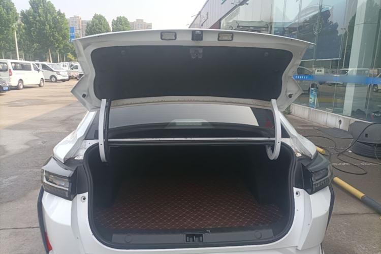 Used Dongfeng Aeolus Yixuan 2025 1.5L Automatic Luxury Version Trunk