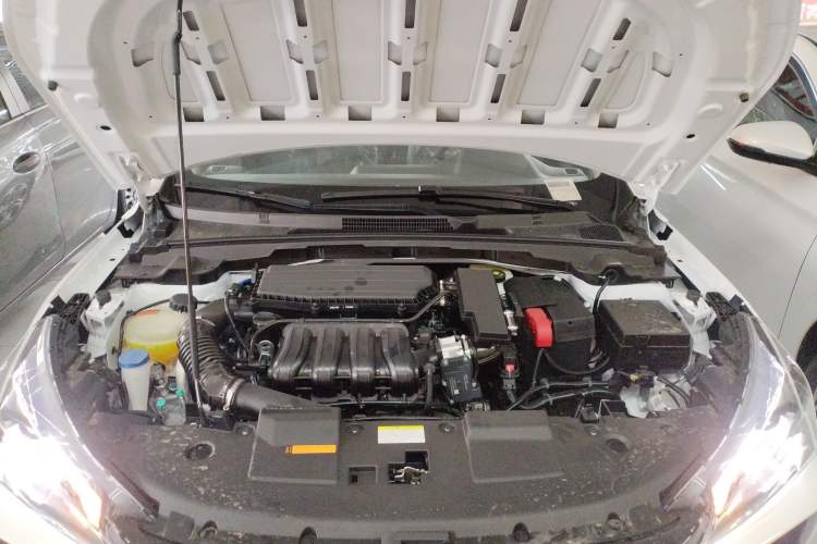 Used Dongfeng Aeolus Yixuan 2026 1.5L Automatic Luxury Edition Engine Bay