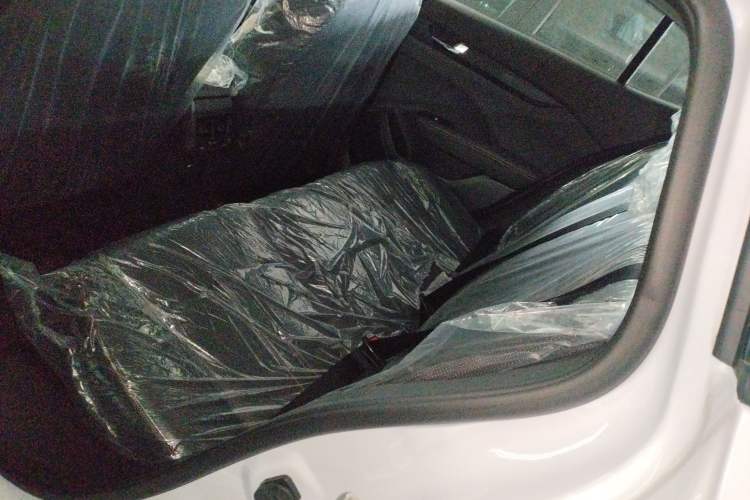 Used Dongfeng Aeolus Yixuan 2026 1.5L Automatic Luxury Edition Left Rear Seat