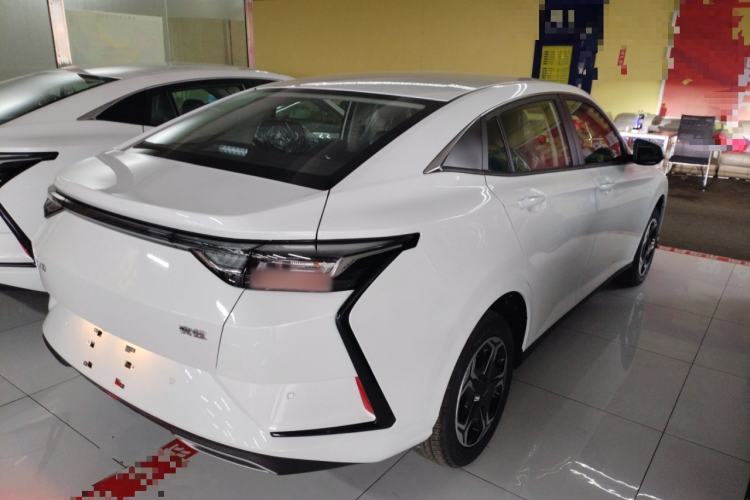 Used Dongfeng Aeolus Yixuan 2026 1.5L Automatic Luxury Edition Rear Right 45 Deg