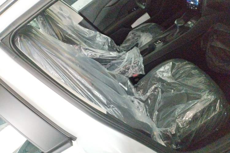 Used Dongfeng Aeolus Yixuan 2026 1.5L Automatic Luxury Edition Right Front Seat