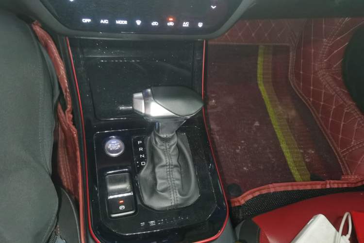 Used Dongfeng Aeolus Yixuan GS 2021 230T Automatic Zuiyao Wushu Edition Gear Lever