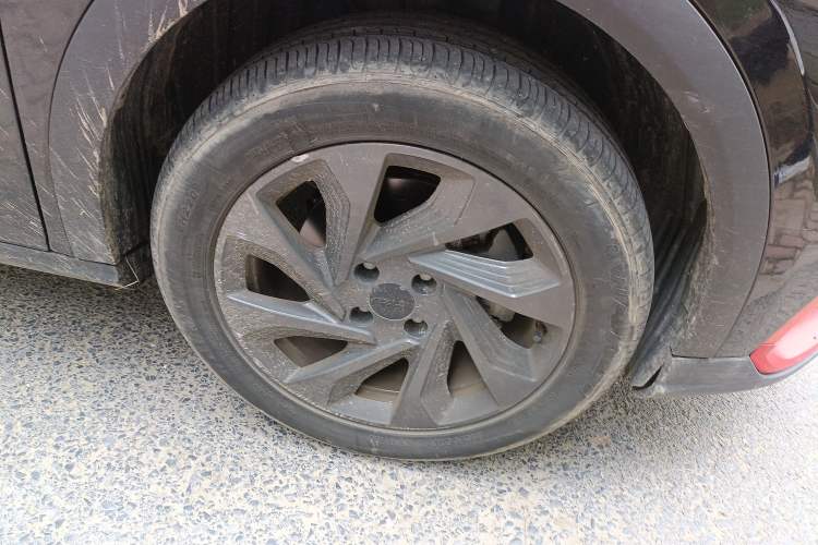 Used Dongfeng Aeolus Yixuan GS 2021 230T Automatic Star-Chasing Edition Right Front Wheel Hub