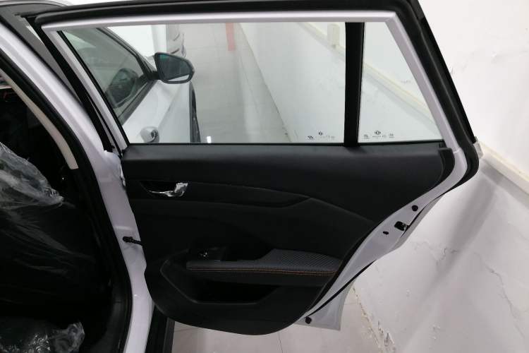 Used Dongfeng Aeolus Yixuan GS 2025 Mach-Edition 1.5L Automatic Starry Edition Right Rear Door Interior