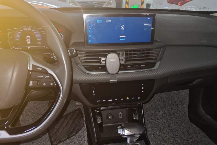 Used Dongfeng Aeolus Yixuan GS 2020 230T Automatic Black Samurai Edition Audio And AC Panel