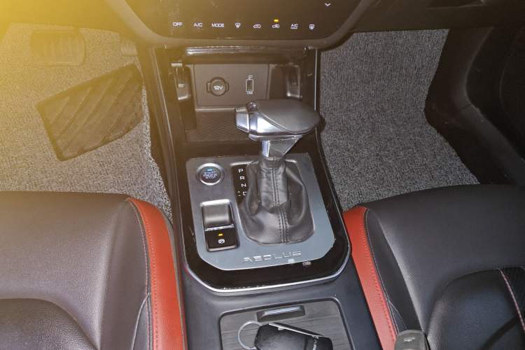 Used Dongfeng Aeolus Yixuan GS 2020 230T Automatic Black Samurai Edition Gear Lever