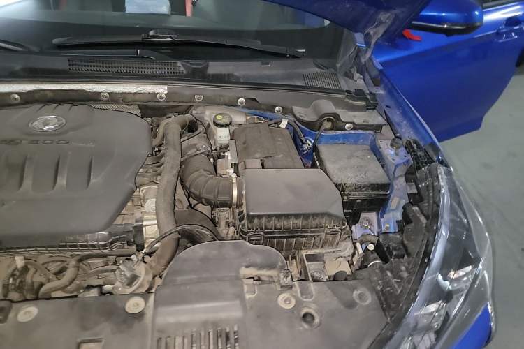 Used Dongfeng Aeolus Yixuan GS 2020 230T Automatic Cool Edition Engine Bay Left