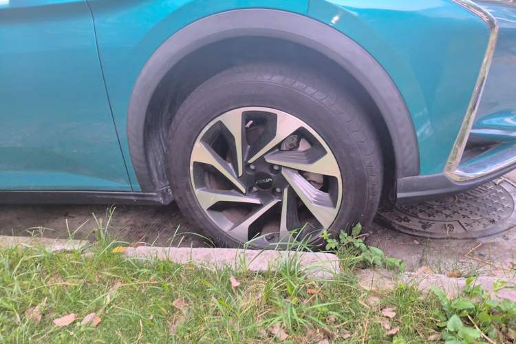 Used Dongfeng Aeolus Yixuan GS 2020 230T Automatic Yueyu Version Right Front Wheel Hub