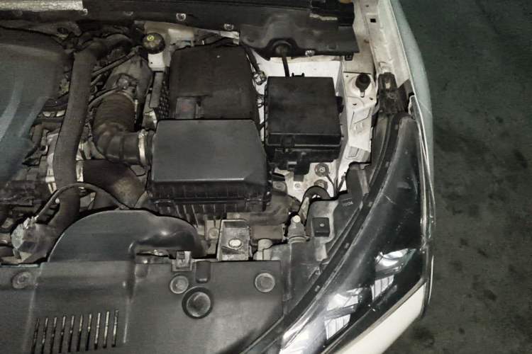 Used Dongfeng Aeolus Yixuan GS 2020 230T Automatic Cool Edition Engine Bay Left