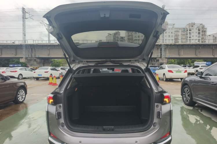 Used Dongfeng Aeolus Yixuan GS 2020 230T Automatic Yueyu Version Trunk