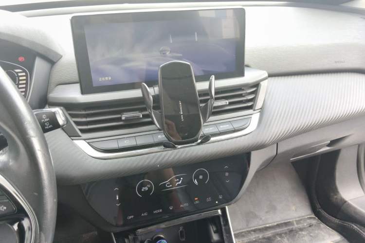 Used Dongfeng Aeolus Yixuan GS 2020 230T Automatic Cool Edition Audio And AC Panel