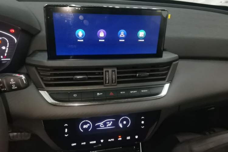 Used Dongfeng Aeolus Yixuan GS 2020 230T Automatic Cool Edition Audio And AC Panel