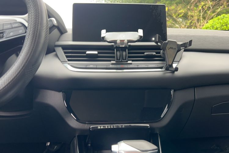 Used Dongfeng Aeolus Yixuan GS 2020 230T Automatic Yueyu Version Audio And AC Panel